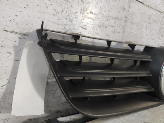 Calandre VOLKSWAGEN POLO 4 PHASE 1 Essence | Dubourg Automobiles