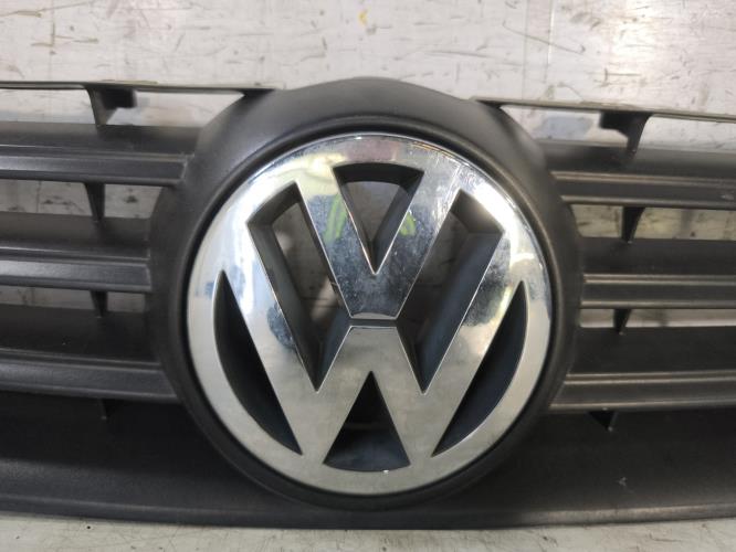 Calandre VOLKSWAGEN POLO 4 PHASE 1 Essence | Dubourg Automobiles