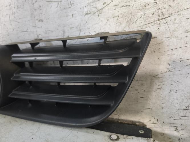 Calandre VOLKSWAGEN POLO 4 PHASE 1 Essence | Dubourg Automobiles