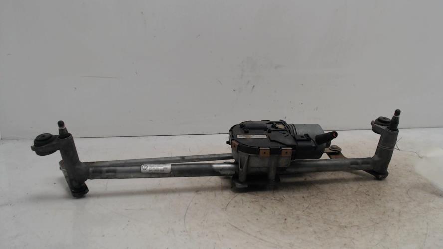 Moteur essuie glace avant -...
