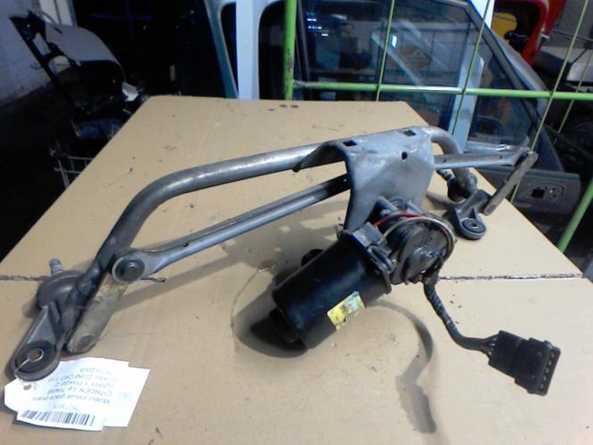 Moteur essuie glace avant -...
