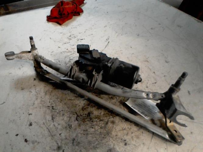 Moteur essuie glace avant -...