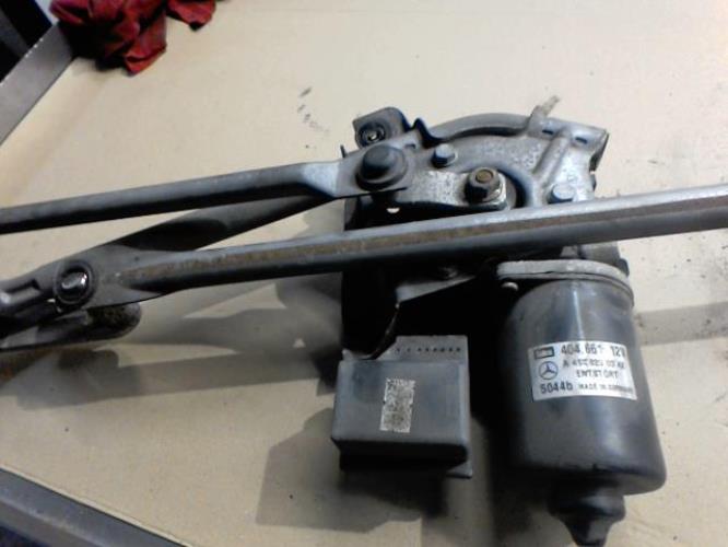 Moteur essuie glace avant -...