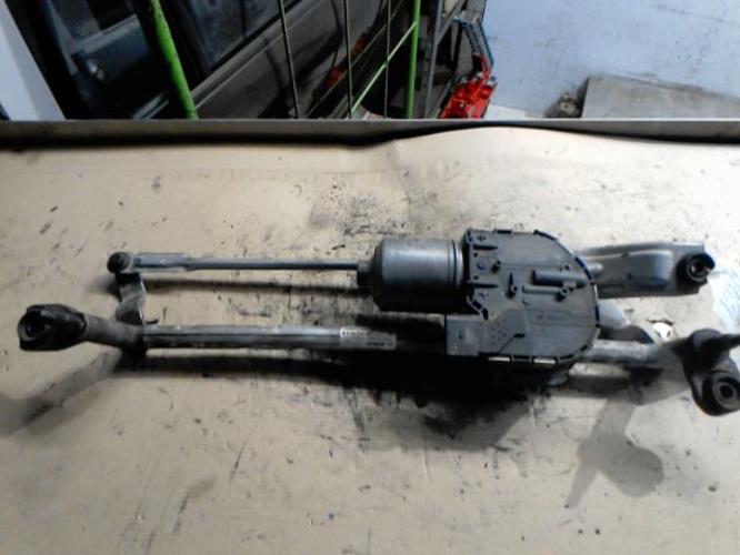 Moteur essuie glace avant -...