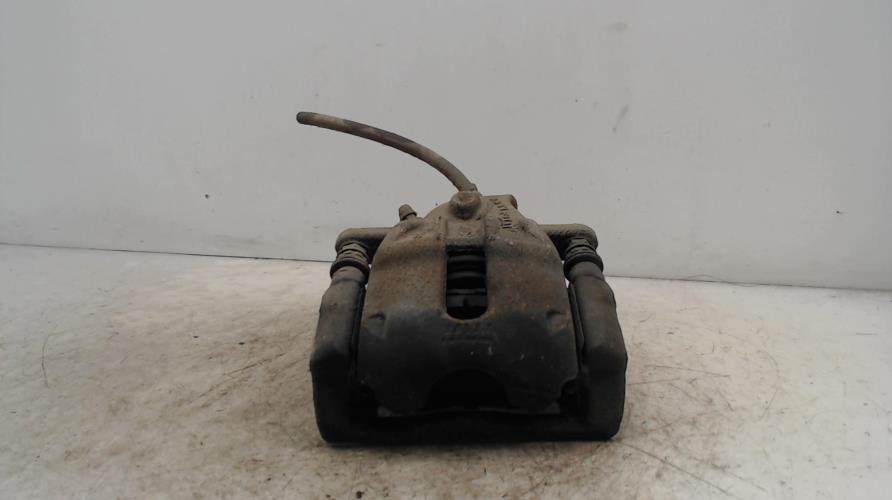 Etrier avant droit...