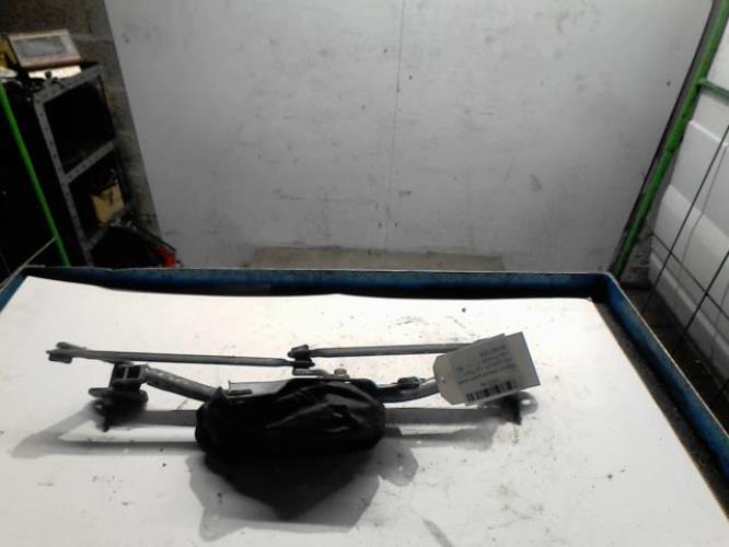 Moteur essuie glace avant -...