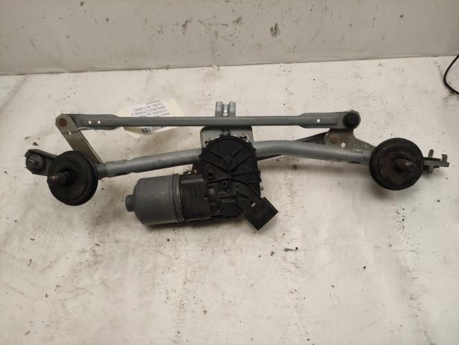 Moteur essuie glace avant -...