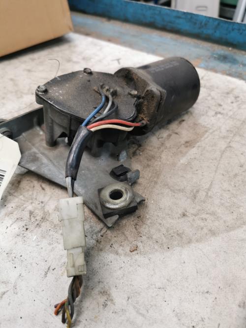 Moteur essuie glace avant -...