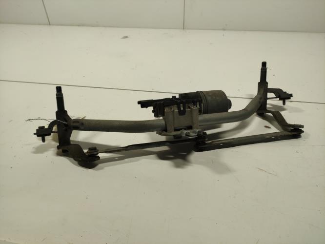 Moteur essuie glace avant -...