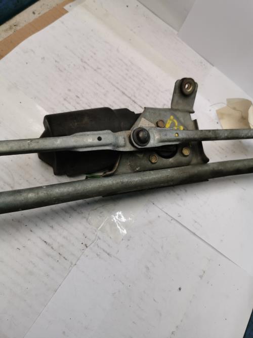 Moteur essuie glace avant -...