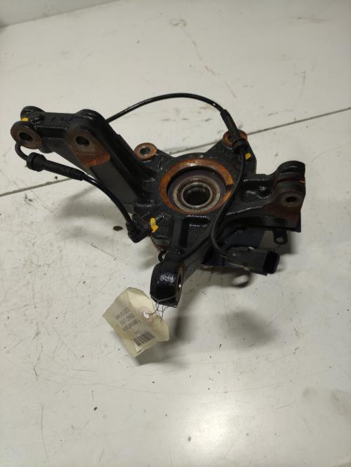 Fusee avant gauche - RENAULT 