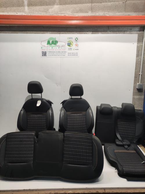 Interieur complet - PEUGEOT...
