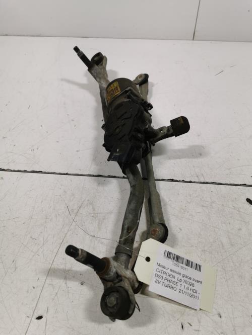 Moteur essuie glace avant -...
