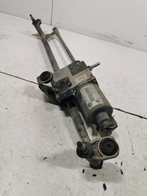 Moteur essuie glace avant -...