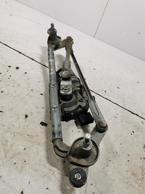 Moteur essuie glace avant -...