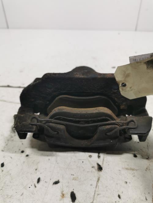 Etrier avant droit...