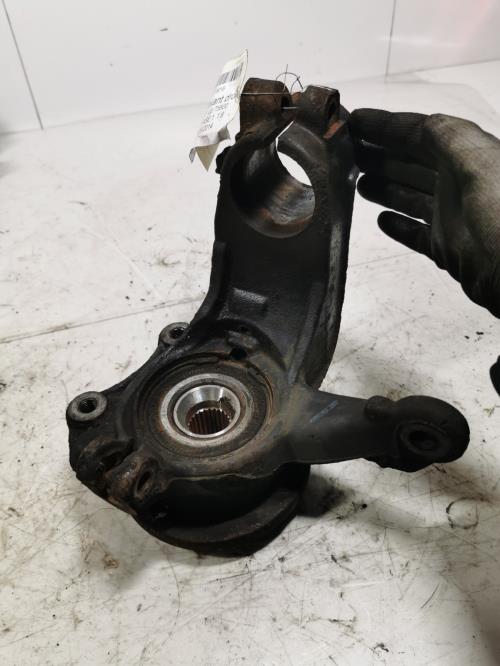 Fusee avant droit - PEUGEOT...