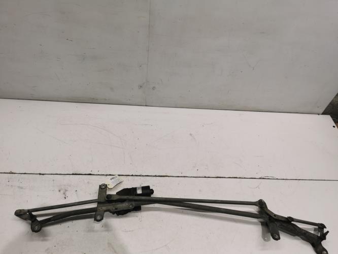 Moteur essuie glace avant -...