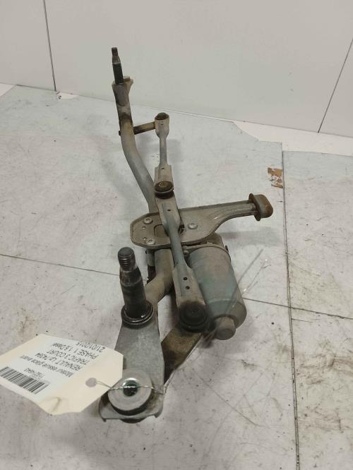 Moteur essuie glace avant -...