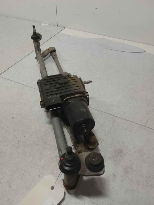 Moteur essuie glace avant -...