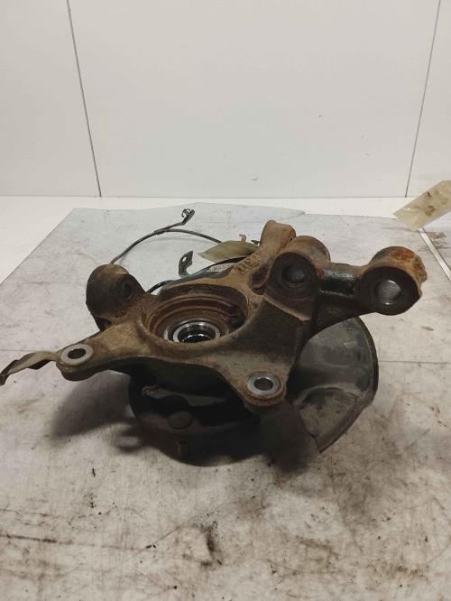 Fusee avant gauche - TOYOTA...