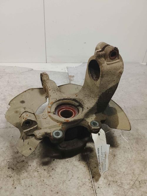 Fusee avant gauche - MAZDA...