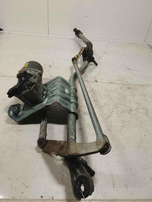 Moteur essuie glace avant -...