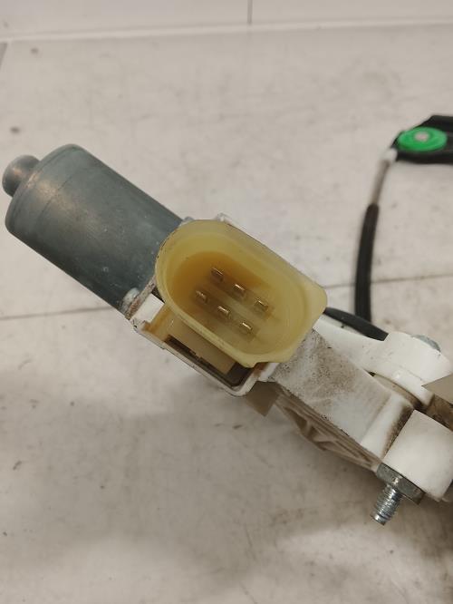 Leve vitre electrique avant...