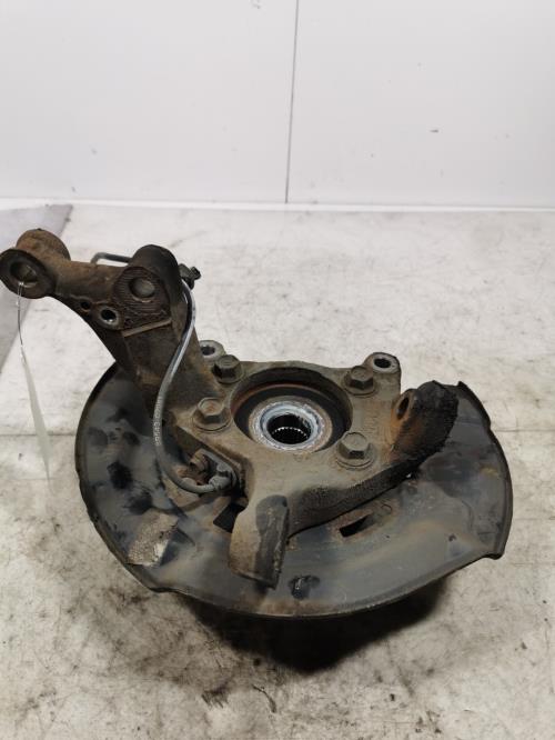 Fusee avant gauche - TOYOTA...