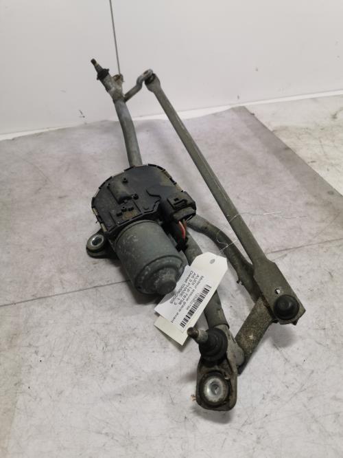 Moteur essuie glace avant -...