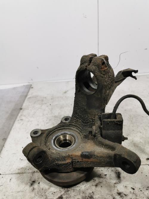 Fusee avant droit - PEUGEOT...
