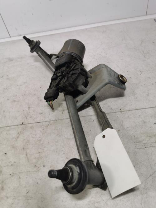 Moteur essuie glace avant -...