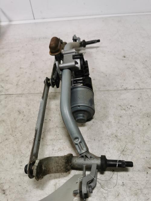 Moteur essuie glace avant -...