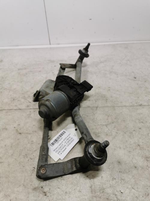 Moteur essuie glace avant -...