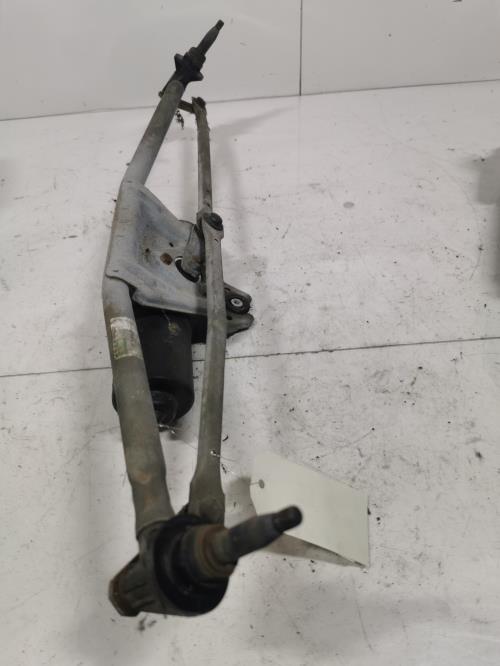 Moteur essuie glace avant -...