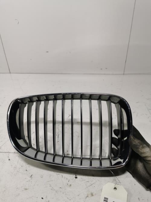 Calandre droite - BMW SERIE...