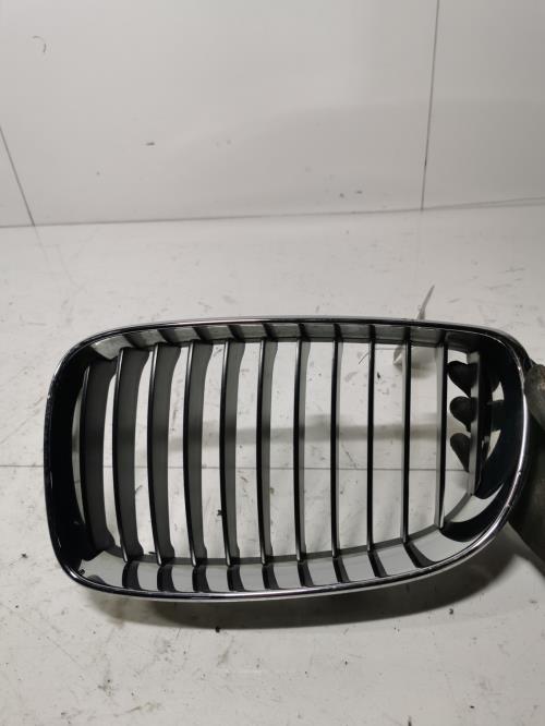 Calandre gauche - BMW SERIE...