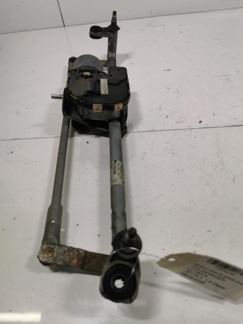 Moteur essuie glace avant -...