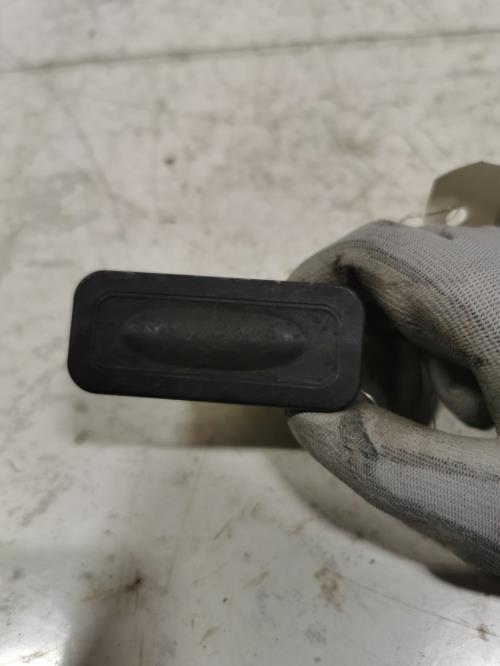 Bouton de coffre - RENAULT...