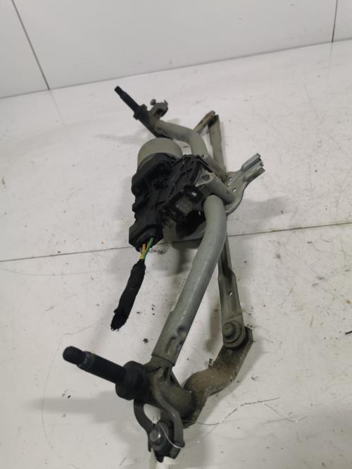 Moteur essuie glace avant -...