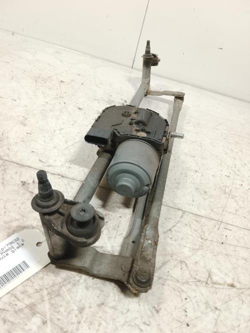 Moteur essuie glace avant -...