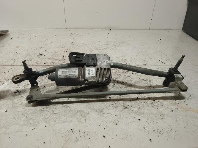Moteur essuie glace avant -...
