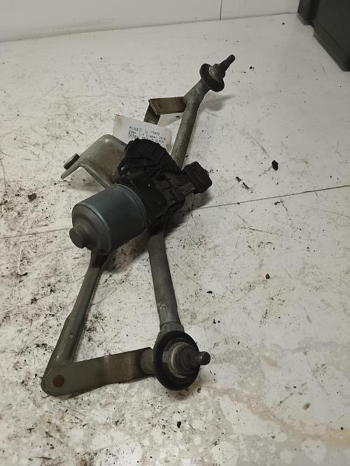 Moteur essuie glace avant -...