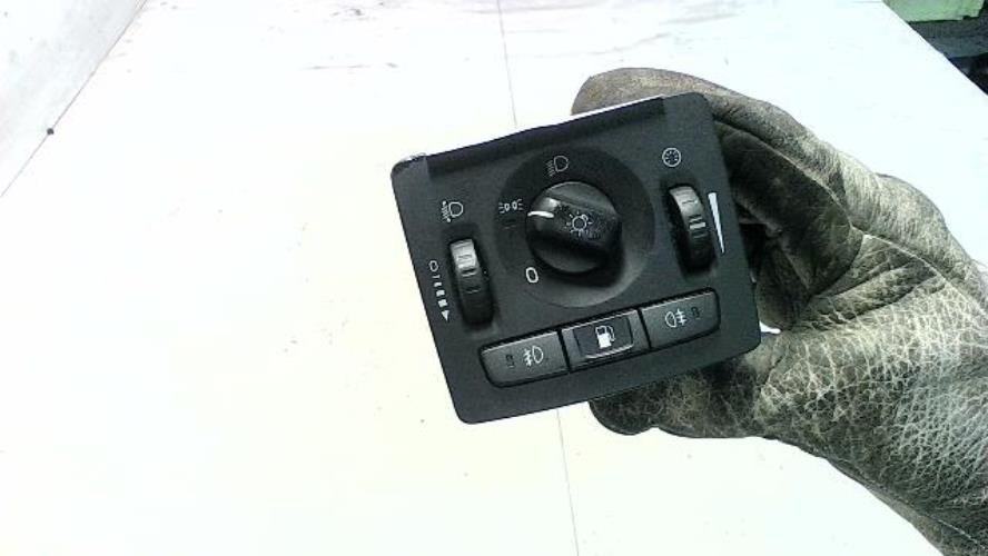 Commande de phare - VOLVO C...