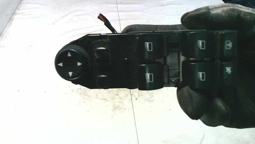 Interrupteur de leve vitre...