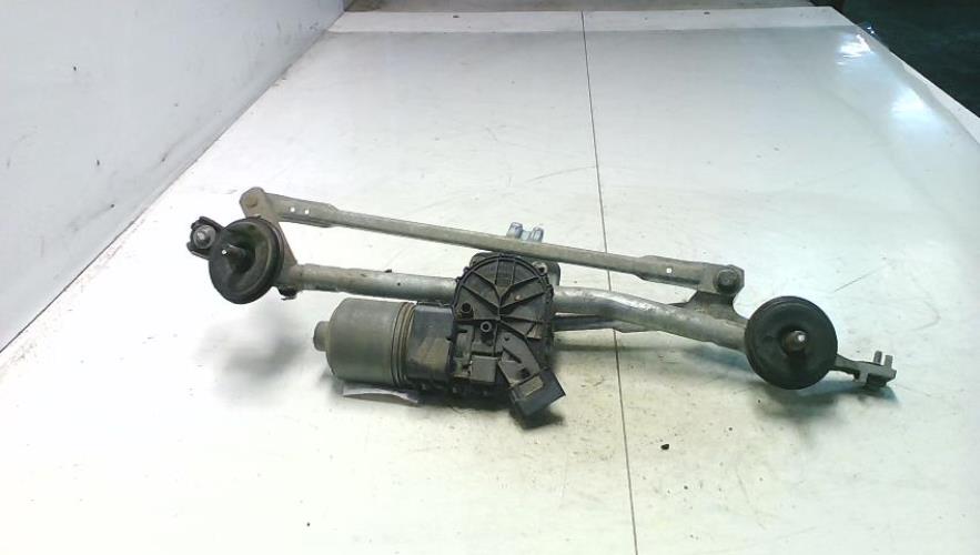 Moteur essuie glace avant -...