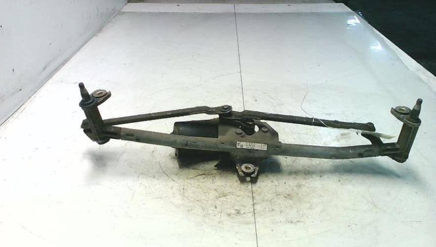 Moteur essuie glace avant -...