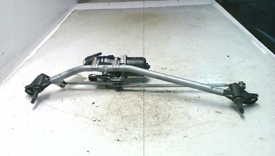 Moteur essuie glace avant -...
