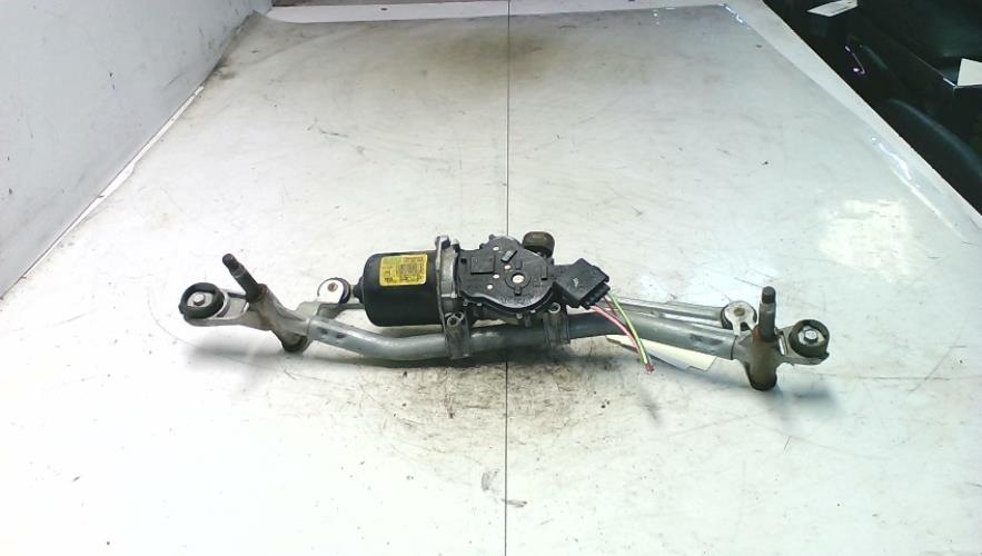 Moteur essuie glace avant -...