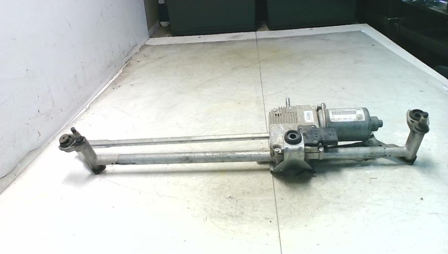 Moteur essuie glace avant -...